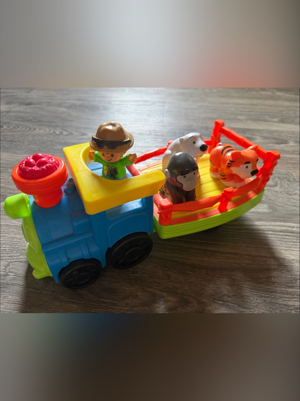 Fisher price little people jungle tractor with animals